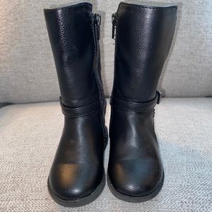 Black boots. Toddler 6.